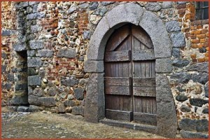 medieval_wooden_door